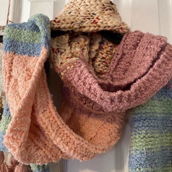 Free people pastel multi colored knit scarf - Picture 2 of 9
